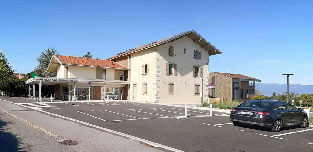 KGA ARCHITECTURE transformation extension collectif pharmacie logements 1